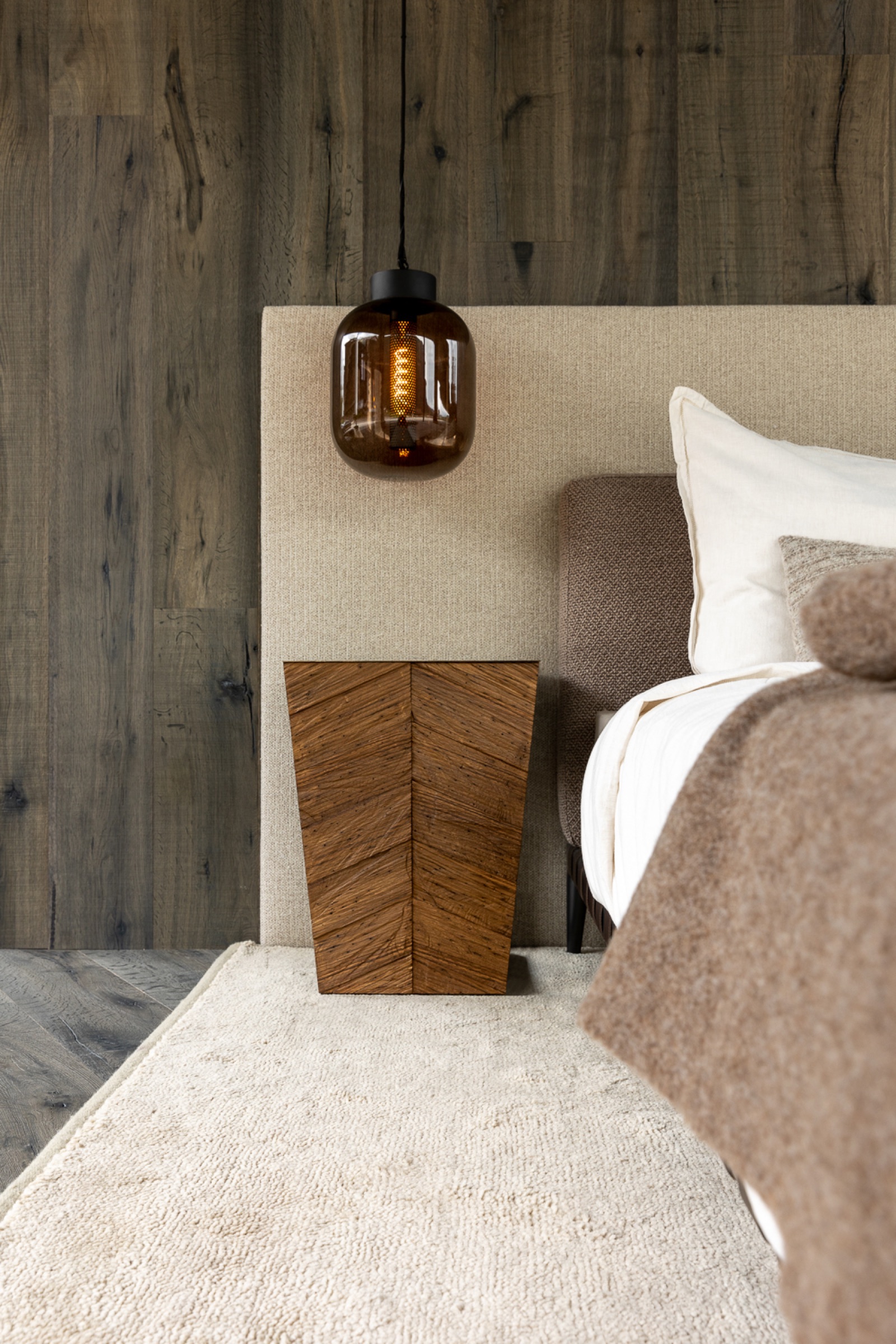bedside table f